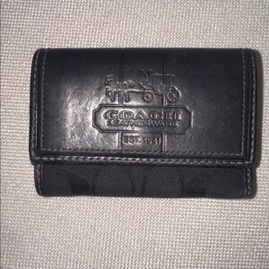 PRE- loved Coach vintage black signature leather snap wallet